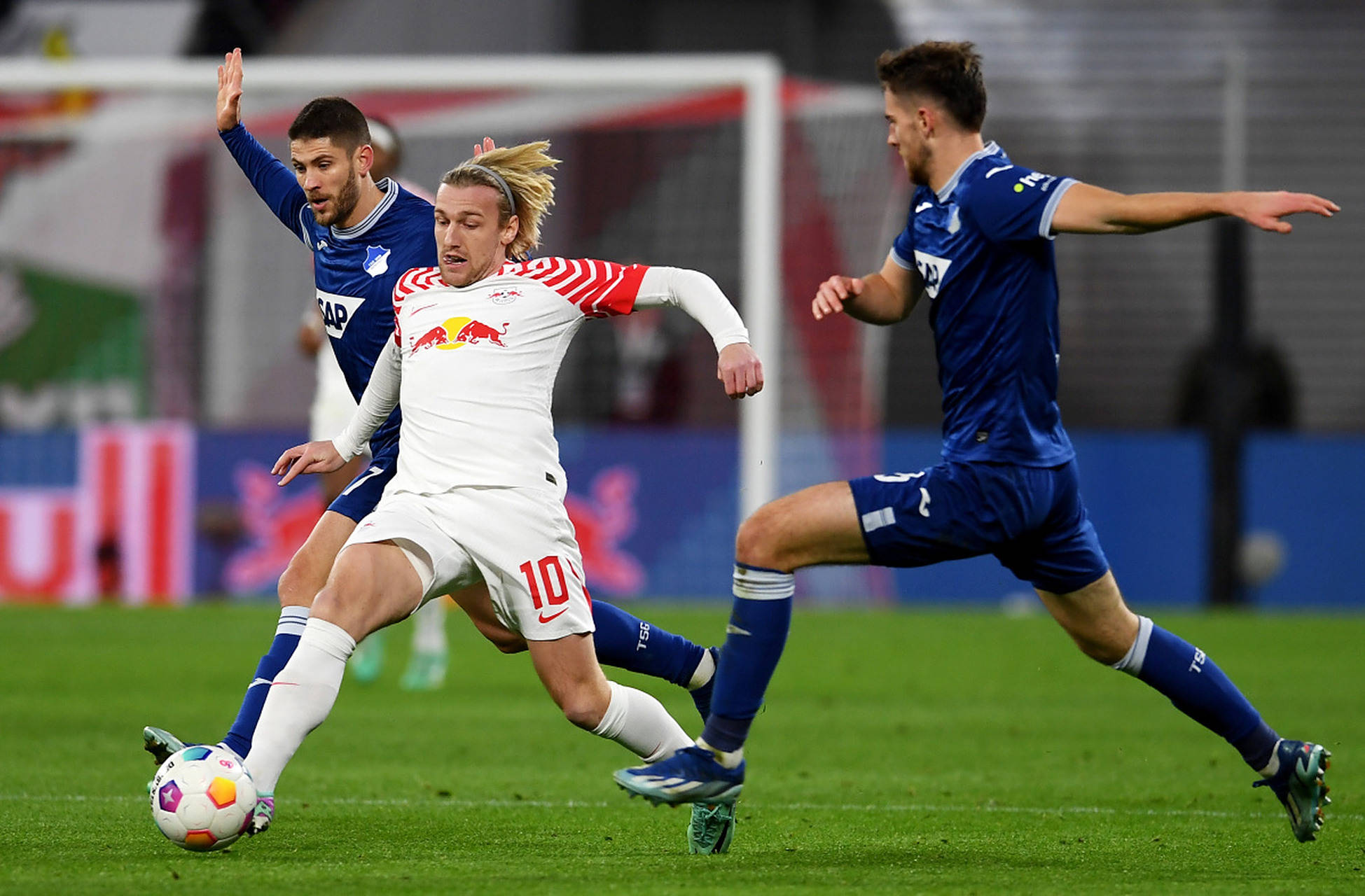 爱游戏体育app下载-风云突变门兴格拉德巴赫关键时刻造点机会浓眉哥与60激战西班牙队分钟，媒体一致点评：浙江稠州今晨调整名单的简单介绍