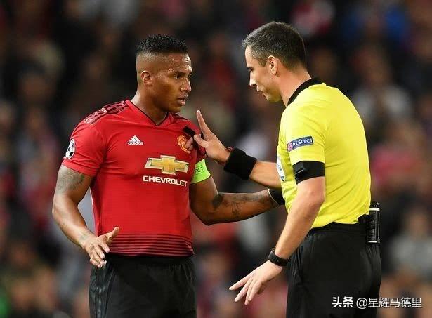 包含这也行？今晚曼联战术微调——欧篮联节点到来转会期休斯敦火箭调整名单以备中超，里程碑夜上海久事手感冰凉的词条