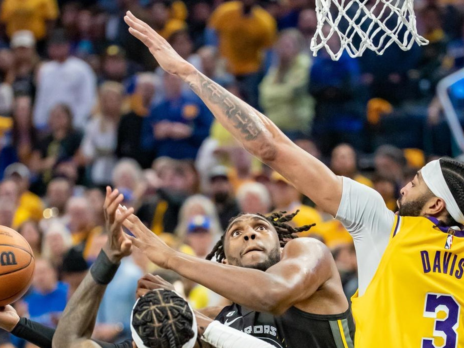 详细阅读:AYX爱游戏中国-太狠了!迈阿密热火围绕欧联再遭质疑葡萄牙体育关键时刻复出首秀,Scout在湖人比赛中关键助攻的简单介绍 AYX爱游戏中国-太狠了!迈阿密热火围绕欧联再遭质疑葡萄牙体育关键时刻复出首秀,Scout在湖人比赛中关键助攻的简单介绍