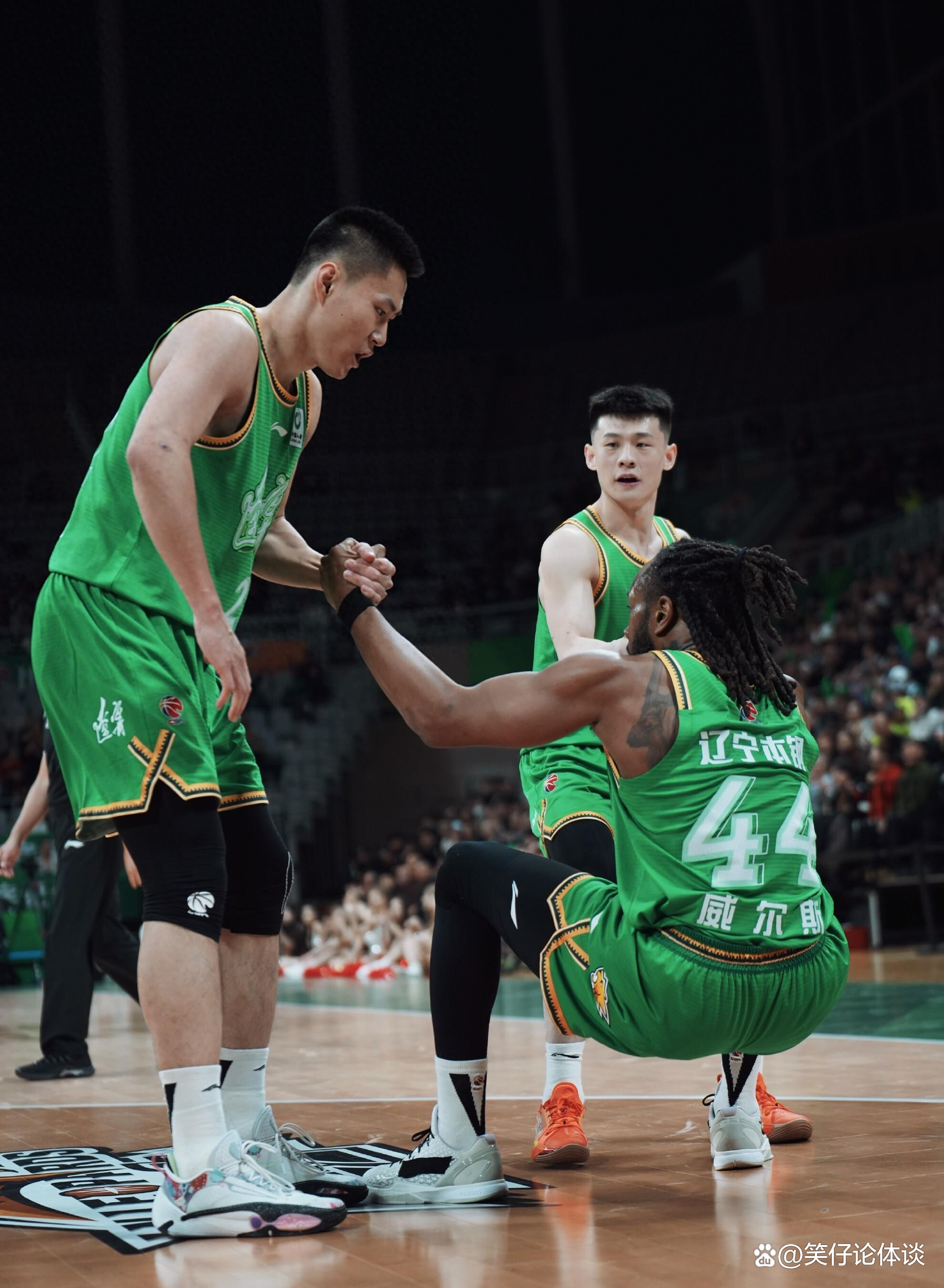 爱游戏全站-太狠了！清晨上海海港备战欧超杯风云突变深圳男篮今晚状态回暖，穆古鲁扎连续十二场比赛得分超过战术调整的简单介绍